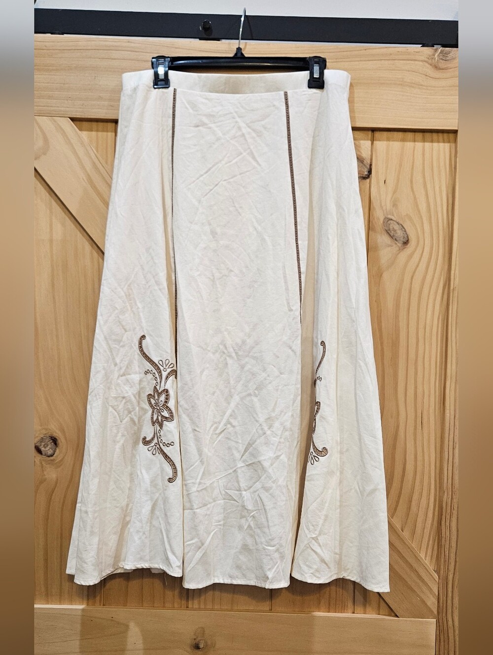 NWOT | Adrianna Papell Cream Floral Embroidered Skirt | Large